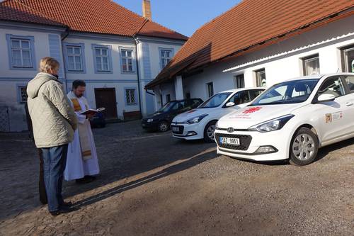 žehnání aut pečovatelské služby