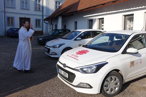 žehnání aut pečovatelské služby
